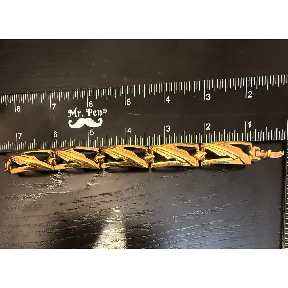 Vintage Signed Monet Gold Tone Geometric Link Bracelet 6.75”